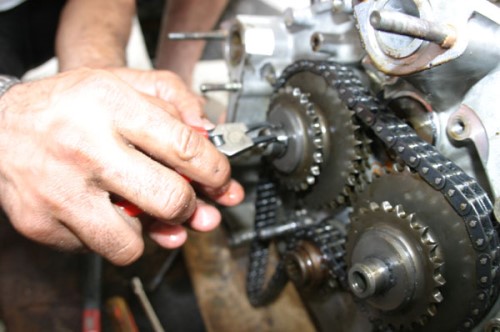 How do you replace a timing chain?